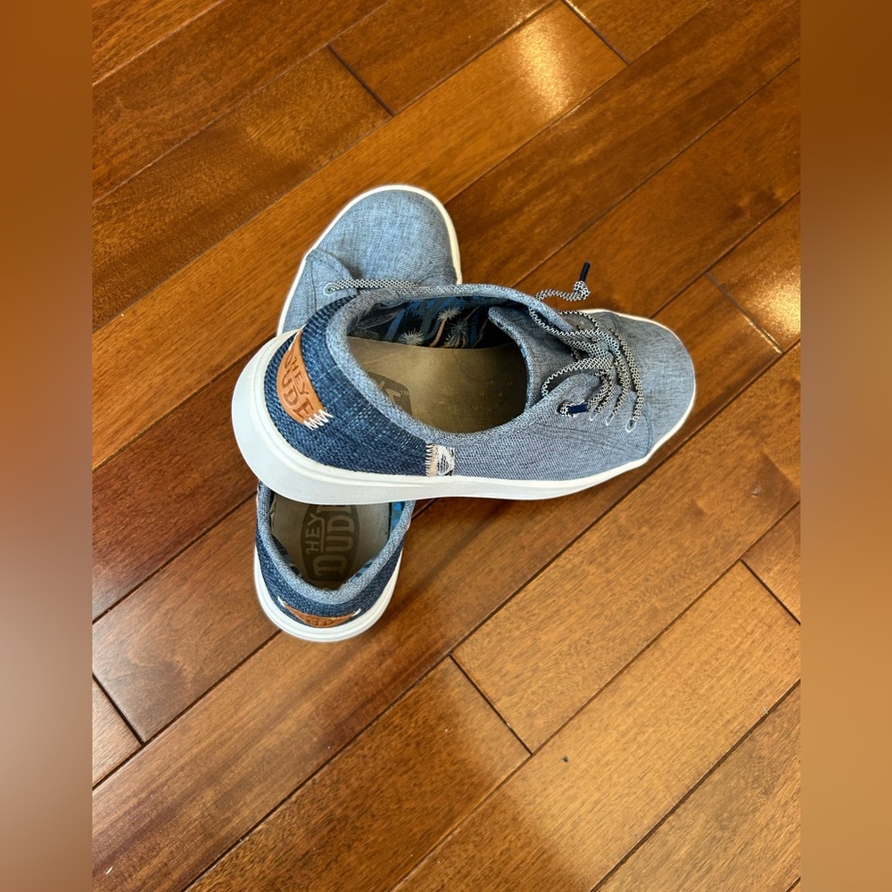 Hey Dude Blue Jean Casual Shoes us 7w but fit 8